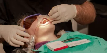 how long dental implants hurt