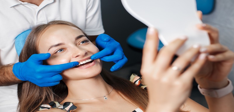 Teeth Whitening vs Veneers