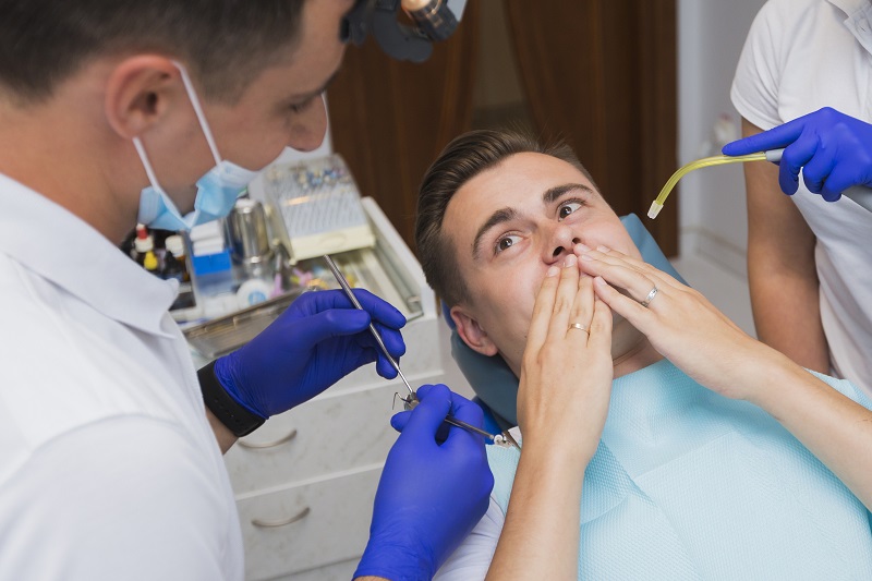 How A Dentist in Southampton, PA Helps Fix Everyday Oral Issues